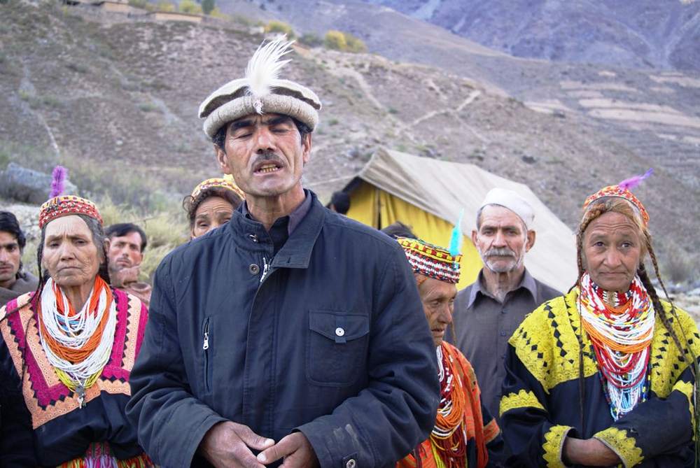 kalash-fili-ntokimanter-ierapetra-25-4 Η φυλή των Καλάς με ρίζες από την εκστρατεία του Μ. Αλεξάνδρου, αποκαλύπτεται στην Ιεράπετρα μέσα από το φακό του Γιάννη Μανωλιδάκη και της Ίνγκερ Κάρλσον