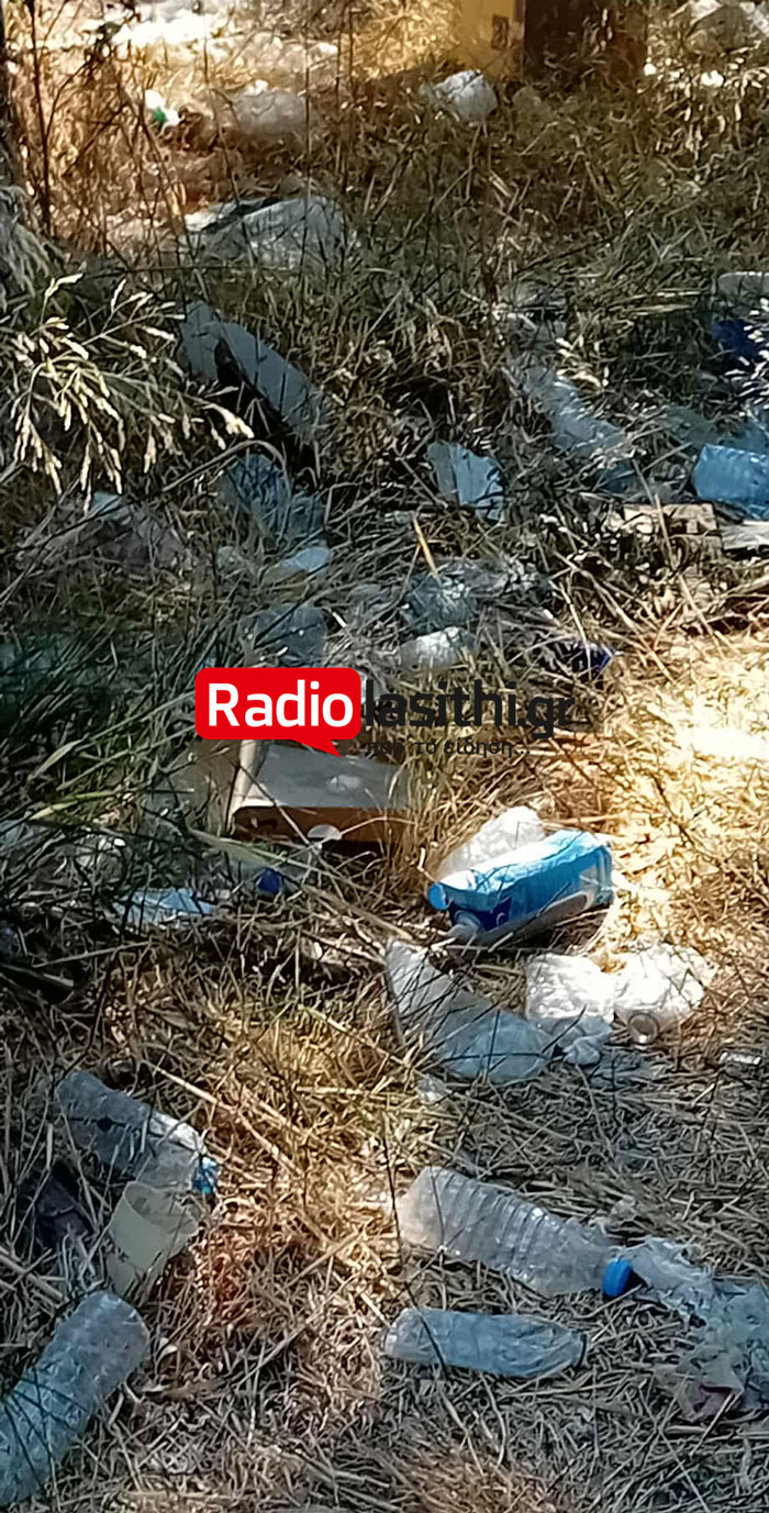 oikopedo-parking-kiprou-4 923 ακούει; Η νέα χωματερή στο παρατημένο δημοτικό οικόπεδο – «πάρκινγκ» στο κέντρο της Ιεράπετρας