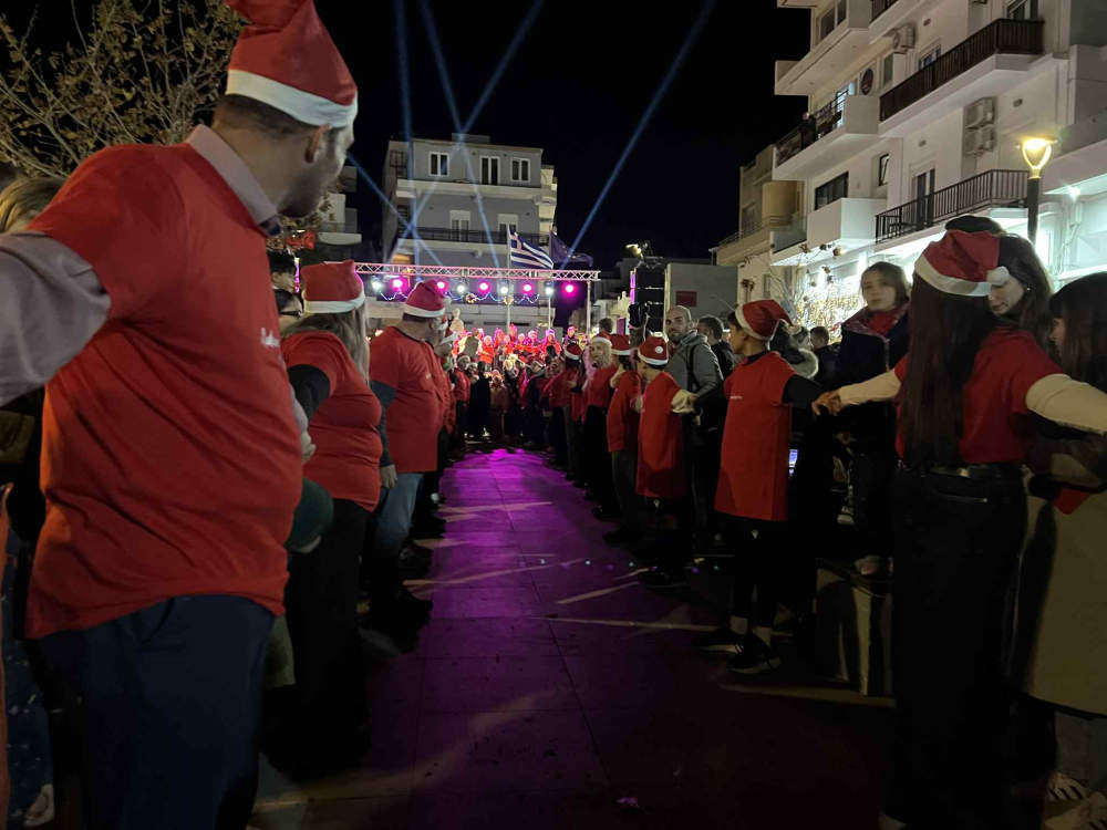 anamma-xristougenniatikou-dentrou-ierapetra-25-5 Φωταγωγήθηκε το Χριστουγεννιάτικο δέντρο στην Ιεράπετρα