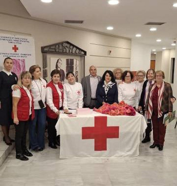 esperida-karkinos-ier-3 «Η γνώση είναι δύναμη!»: Με επιτυχία η Εσπερίδα του Ερυθρού Σταυρού για τον καρκίνο του μαστού, στην Ιεράπετρα