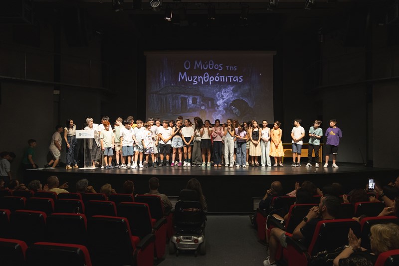 O-mythos-tis-Mizithropitas-362026-129 Μια πρεμιέρα… «να την φας στο πιάτο»! Η μεγάλη επιτυχία της ΣΤ΄ Τάξης του 2ου Δημοτικού Ιεράπετρας και «Ο Μύθος της Μυζηθρόπιτας»