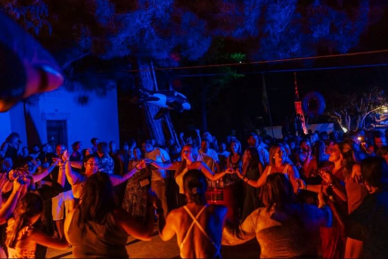 3-12 Παρασκευή 31 Ιουλίου: Το Mountain Beach Party επιστρέφει και στήνει… παραλία στα Έξω Λακώνια!