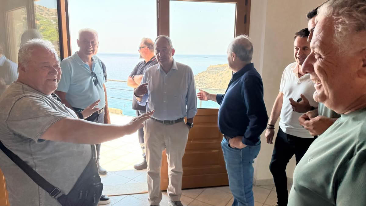 plakiotakis-makri-gialos-4-2026-3 Γ. Πλακιωτάκης: Πιλοτική λειτουργία σταθμού ΕΚΑΒ στο Μακρύ Γιαλό – Στόχος η δημιουργία μόνιμου Τομέα