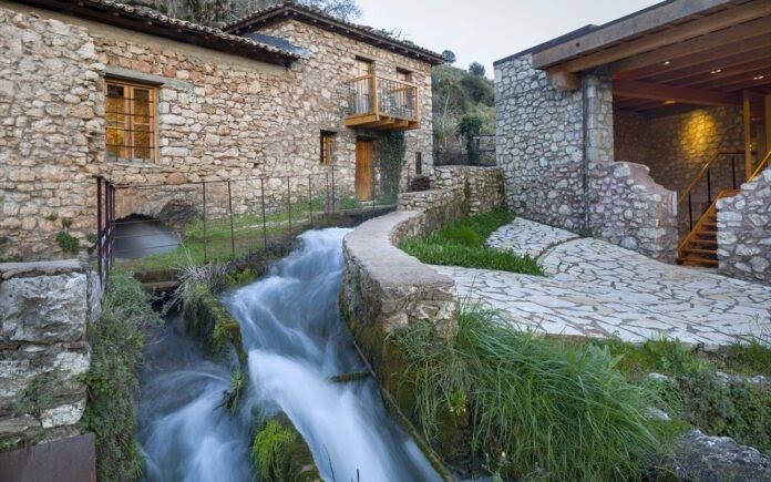 images-5-1 K. Τσελάς: Το Θεματικό Πάρκο των Μπραμιανών – Η εξέλιξη της κατοικίας του ανθρώπου στη Κρήτη στο πέρασμα των αιώνων